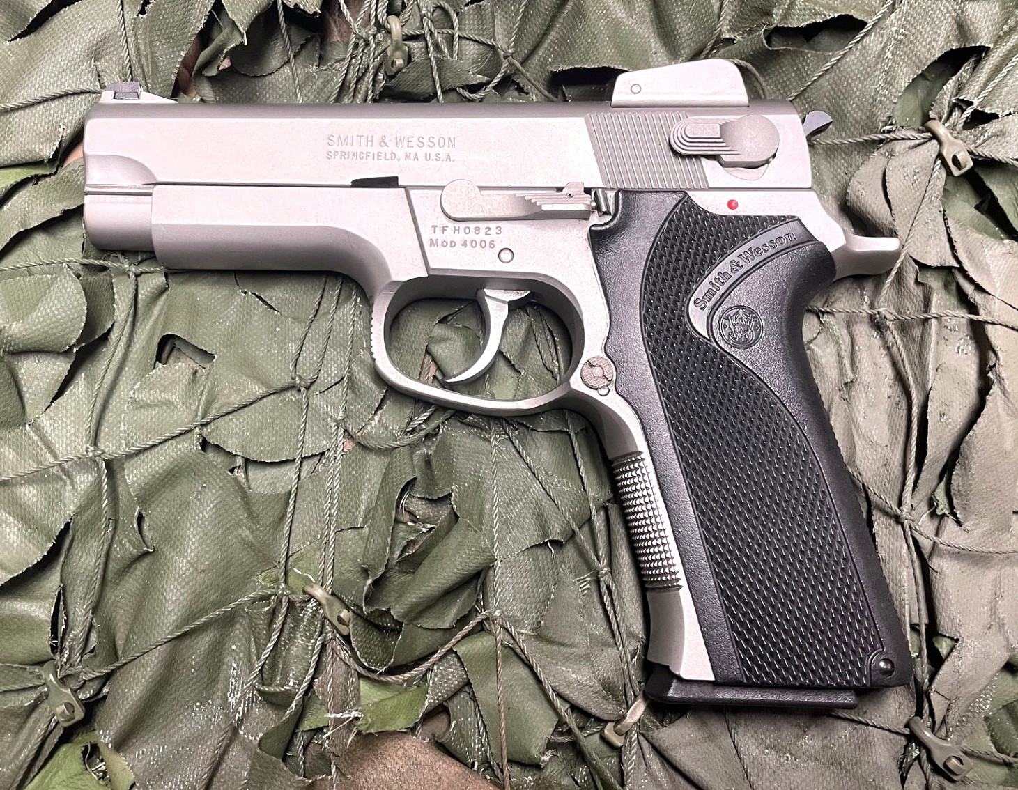 S&W 4006